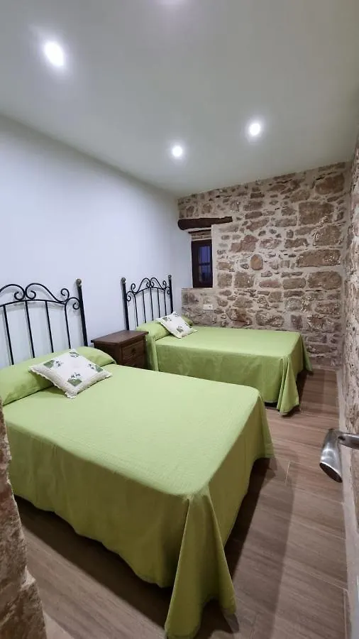 La Casa Del Castillo Banos De La Encina Apartment